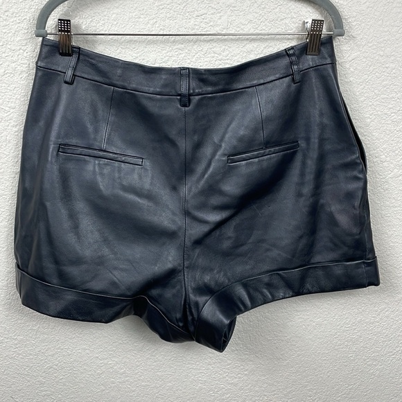 Alice + Olivia Conry Lamb Leather Cuffed Pleated Shorts High Rise Black - Picture 6 of 15